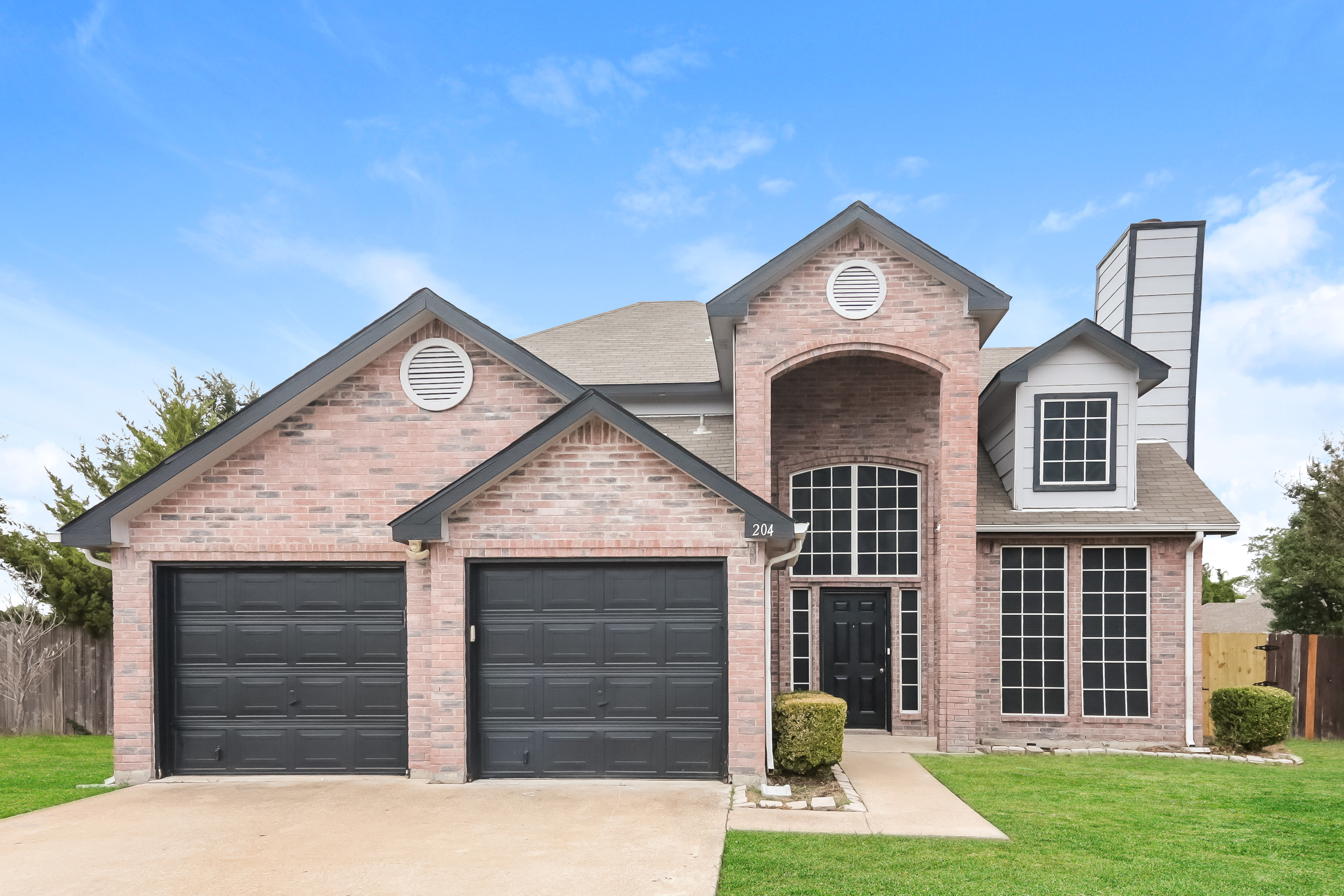 204 PARKWAY CT ROCKWALL, TX 75032